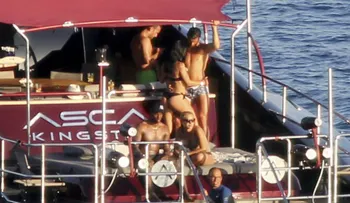 Cristiano Ronaldo se divierte con misteriosa morena; dicen es la modelo Paula Suárez