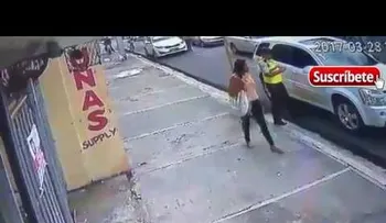 Delincuente asalta mujer en presencia de un AMET