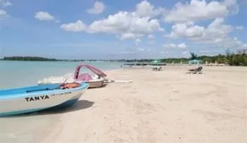 El COE prohíbe el uso de playas desde Montecristi hasta Samaná por fuertes olas