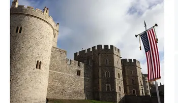 Detenidos por mostrar imágenes de Trump y Epstein en Windsor