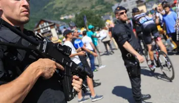 A pesar de la alerta terrorista, el Tour de Francia sigue rodando