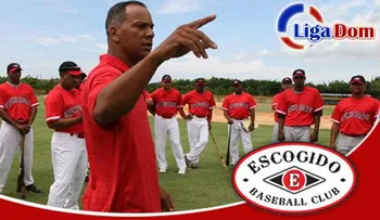 Moises Alou está tan contento, como si novatos fueran sus hijos