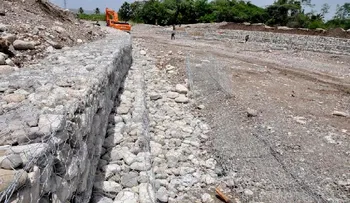 El INDRHI realiza trabajos de encausamiento de los ríos Vía y Jura de Azua para proteger vidas 