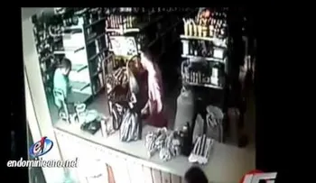 Dos que llegan en un motor atracan colmado en Navarrete