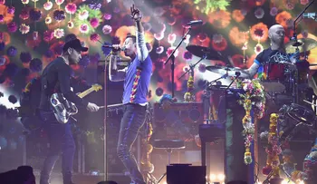 Chris Martin de Coldplay visitó un hospital de niños antes de dejar México
