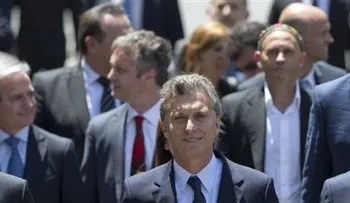 Presidente Macri se reúne con opositores en primer día de gestión