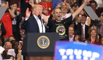 ¿Por qué los seguidores de Trump lo siguen amando?