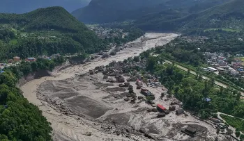 Devastadora masa de agua entre Nepal y el Tíbet deja 362 muertos y más de mil desaparecidos