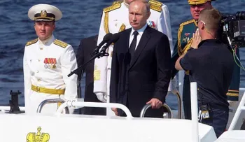 Putin dice que Rusia seguirá construyendo una Armada con capacidades únicas