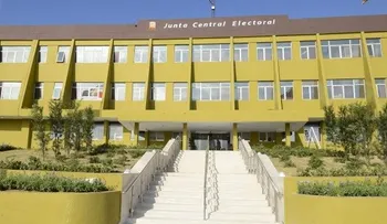 Gobierno pone a disposición de JCE vehículos del Estado para traslado de material electoral