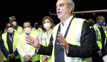 El presidente Abinader y la vicepresidenta Raquel Peña recibieron primeras vacunas contra el covid