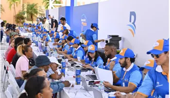Cientos de personas participan en "Bancarizar es Patria" de Banreservas en San Francisco de Macorís