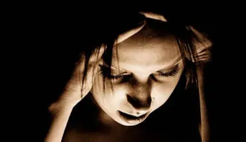 Mujeres padecen de jaqueca y dolor de cabeza más que los hombres
