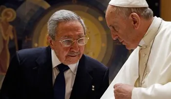 Raúl y el papa se reúnen en el Vaticano 