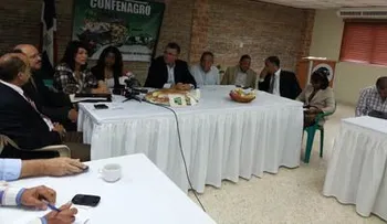 Agricultores de Carrera de Yeguas se reúnen con subadministrador EGEHID