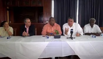 Embajador de Cuba encabeza encuentro con autoridades de Montecristi