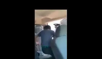 Familia sale de vacaciones y olvida a su hijo en la carretera