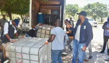 Alcaldía SDE realiza operativo contra lavaderos improvisados de vehículos