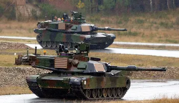 Centenares de tanques de EE.UU. llegan a Europa para desplegarse cerca de las fronteras rusas