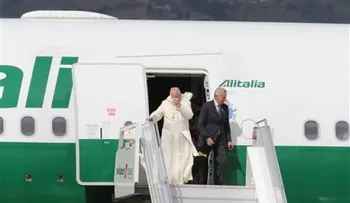 El papa llega a Ecuador; ofrece primer discurso 