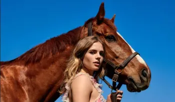 De modelo de portada de Vogue a jinete de caballos de carreras