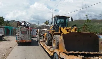 Obras Públicas va Haití para limpiar y reconstruir vías