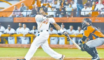 Estrellas ganan el primero de 2015; Gigantes derrotan a los Toros 