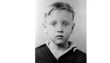 El niño al que regalaron una guitarra en vez de una bicicleta y se convirtió en leyenda: era Elvis Presley