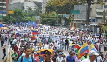 Firman â??Acuerdo para Transiciónâ? tildado de golpista por Maduro