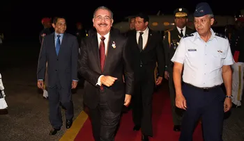 Presidente Medina regresa de Colombia