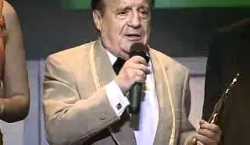 El Chespirito en los Premios Casandra 2004