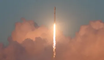 SpaceX lanza su Falcon 9 que llevará satélites al espacio