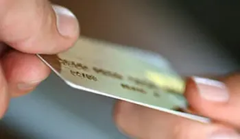 Establecen por sentencia que comercios deben requerir identificación al cliente cuando pague con tarjeta
