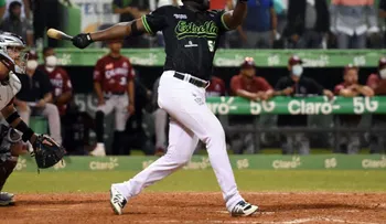 Estrellas readquieren a Sandber Pimentel desde los Toros del Este