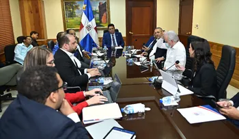 Comisión Senatorial recibe aportes Defensor del Pueblo sobre Código de Trabajo