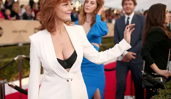 Piers Morgan critica el escote de Susan Sarandon y se mete en tremendo lío