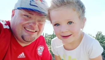 Una niña logra que su padre soltero descubra un talento oculto