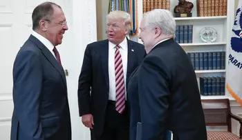 Trump se jactó ante los rusos de despedir al "loco" de Comey, según el NYT