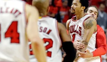 Rose define con triple y Bulls toman ventaja