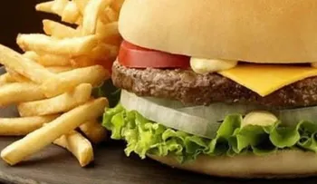 8 platos tienen más calorías que una hamburguesa con queso