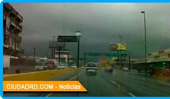 Aguaceros continuarán por vaguada y onda tropical
