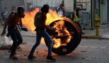 ¿Qué le queda a Venezuela ahora? Más crisis y aislamiento