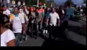 Piden liberen mujer detenida por llamar "feo" a hijo de ex fiscal