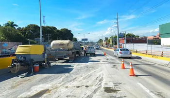 MOPC informa trabaja 24 horas para resolver socavón del kilómetro 12 de la Autopista Duarte