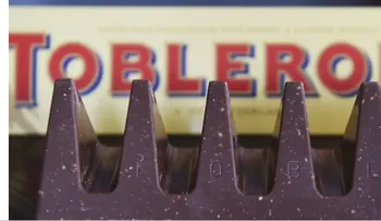 Alertan por alérgenos no etiquetados en una barra de Toblerone