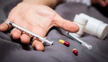 Muertes por sobredósis abruman a médicos forenses en EEUU