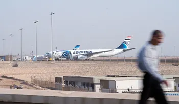 Reino Unido se une a EE.UU. en prohibir dispositivos electrónicos en los aviones