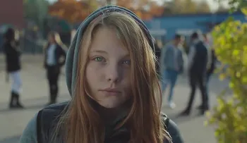 Querido papá..: Un chocante VIDEO noruego muestra impacto de la violencia contra las mujeres