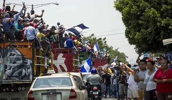Miles de personas recorren Managua para pedir justicia y dimisiones