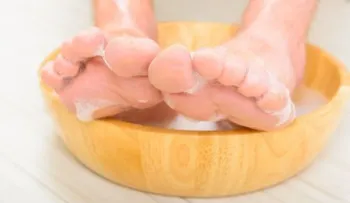 Coloca tus pies en vinagre por 15 minutos y no te vas a arrepentir